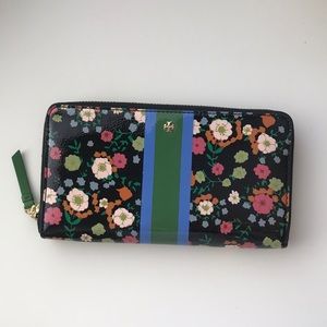 Brand new Tory Burch wallet!